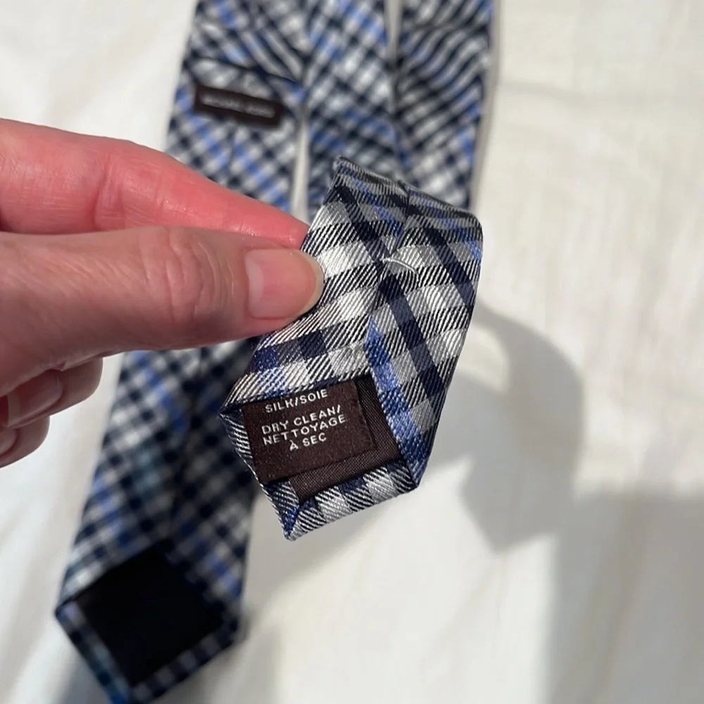 Boys Michael KORS tie in great condition.
